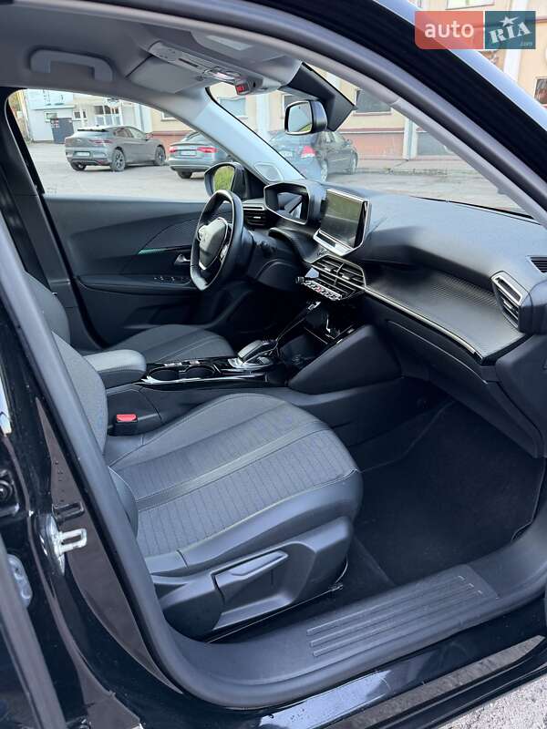 Внедорожник / Кроссовер Peugeot e-2008 2020 в Львове