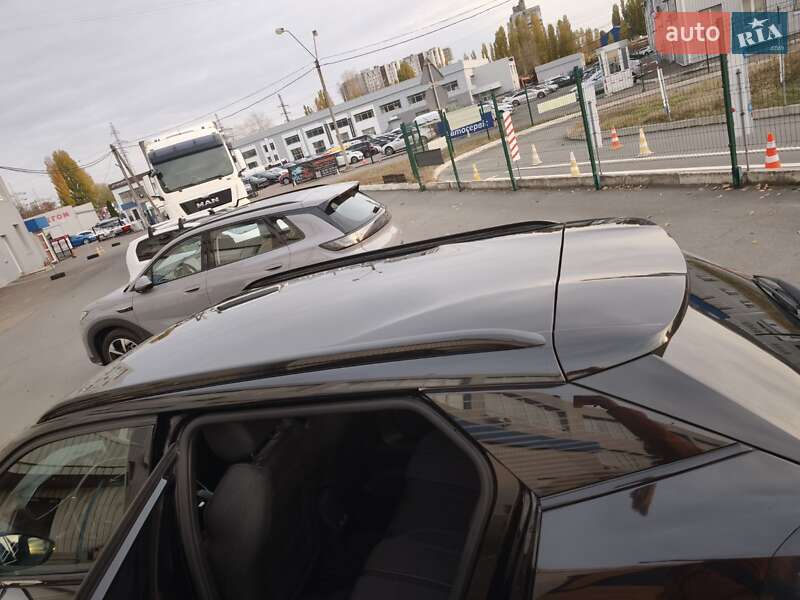 Внедорожник / Кроссовер Peugeot e-2008 2021 в Киеве