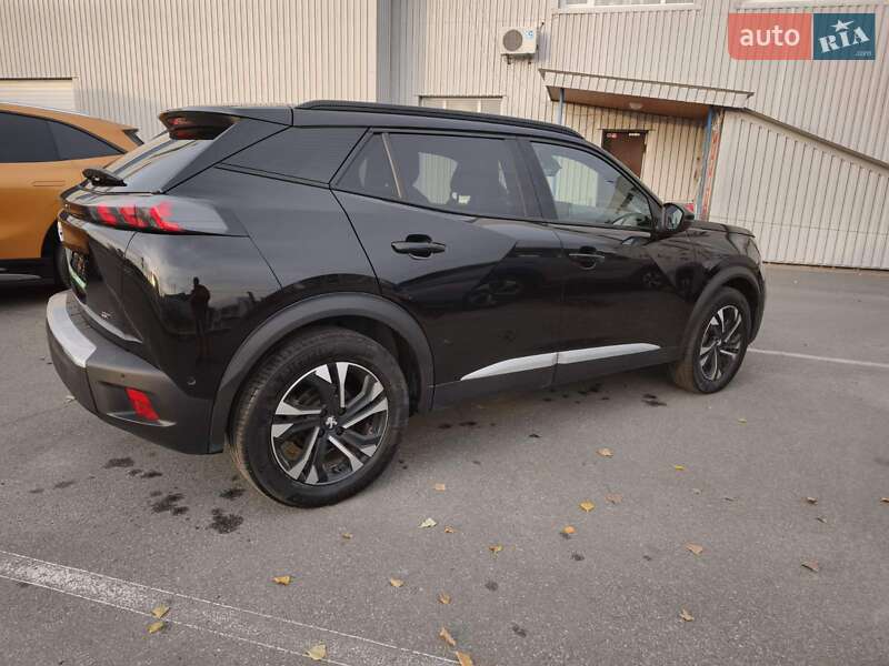 Внедорожник / Кроссовер Peugeot e-2008 2021 в Киеве