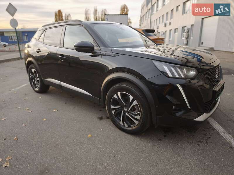 Внедорожник / Кроссовер Peugeot e-2008 2021 в Киеве
