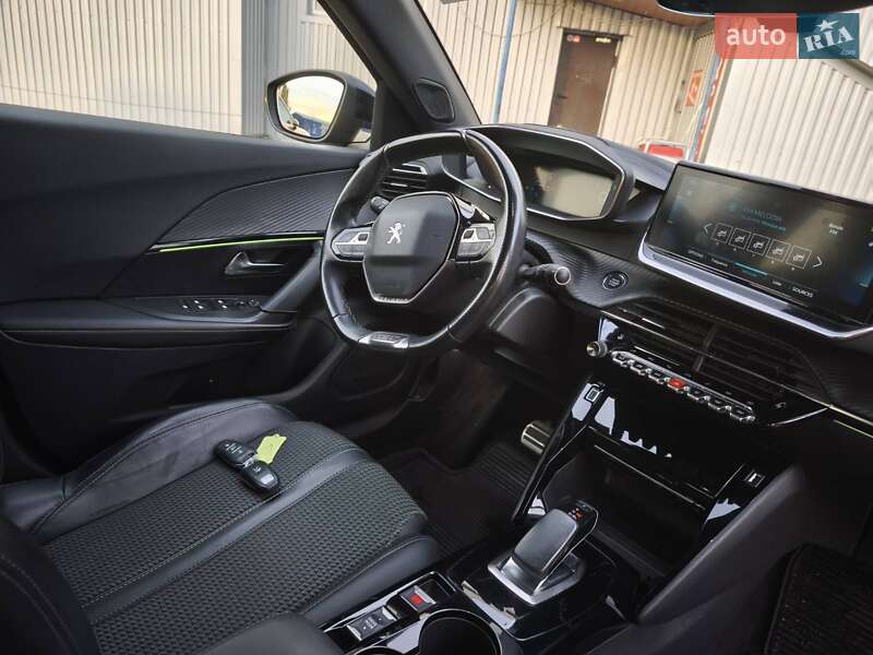 Внедорожник / Кроссовер Peugeot e-2008 2021 в Киеве