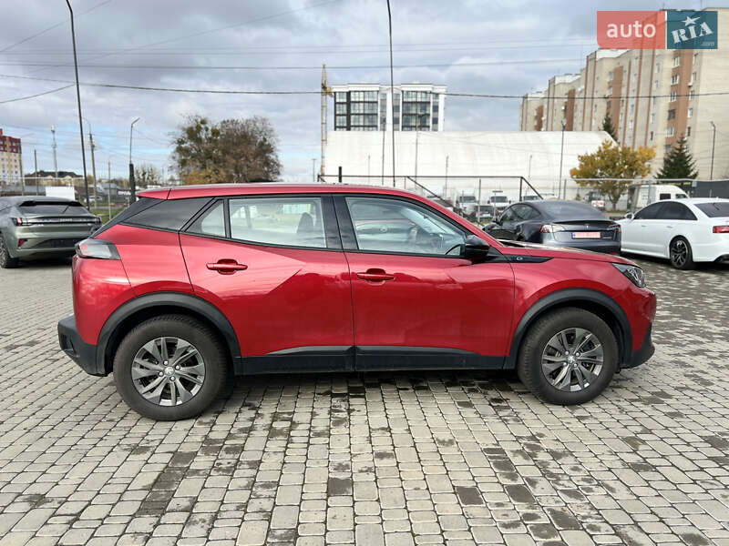 Позашляховик / Кросовер Peugeot e-2008 2022 в Луцьку