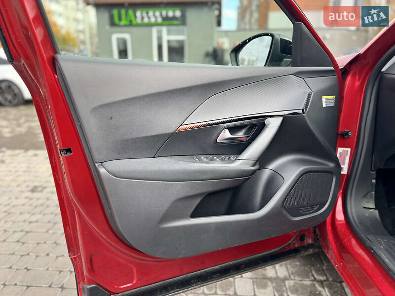 Позашляховик / Кросовер Peugeot e-2008 2022 в Луцьку