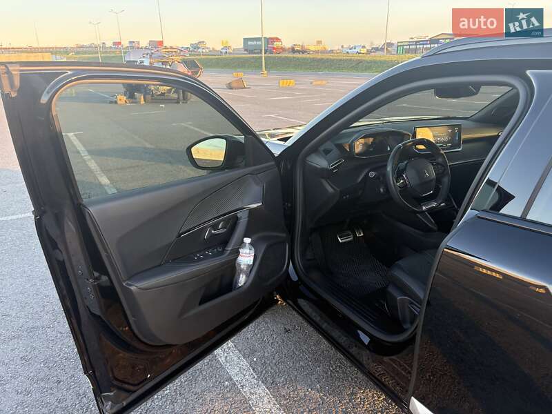 Позашляховик / Кросовер Peugeot e-2008 2021 в Львові