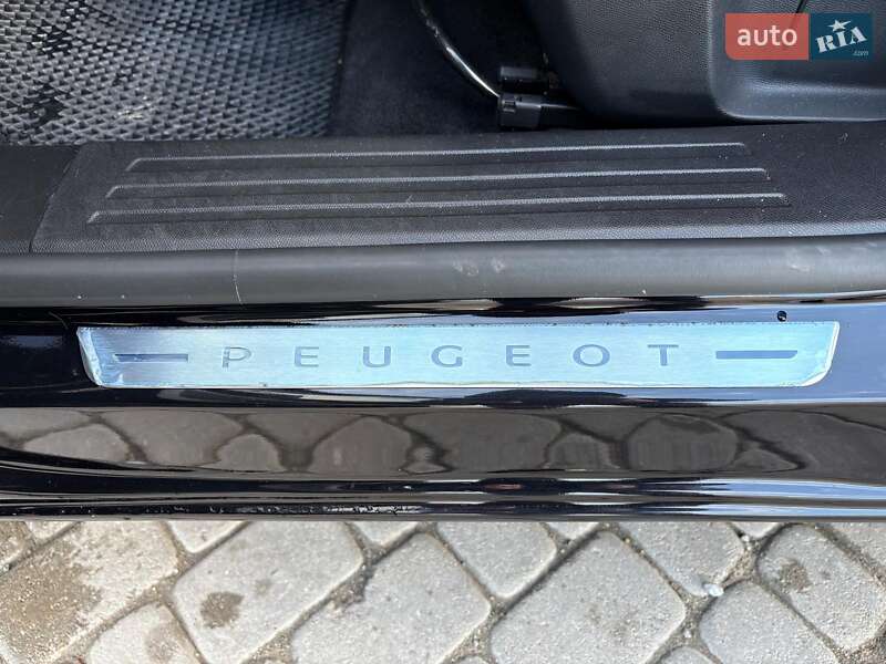 Позашляховик / Кросовер Peugeot e-2008 2021 в Львові