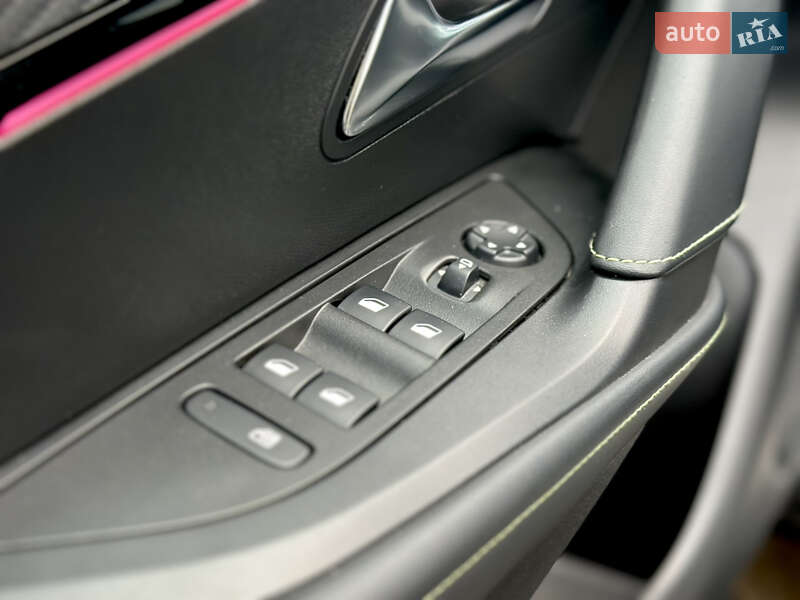 Позашляховик / Кросовер Peugeot e-2008 2020 в Самборі