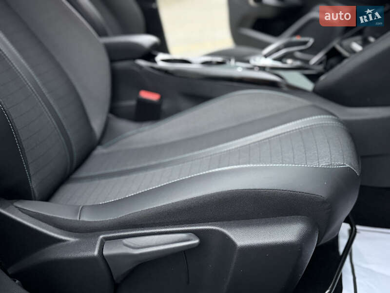 Внедорожник / Кроссовер Peugeot e-2008 2021 в Дрогобыче