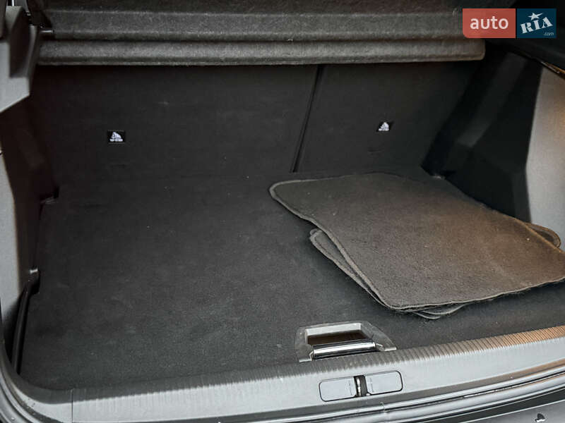 Внедорожник / Кроссовер Peugeot e-2008 2021 в Дрогобыче