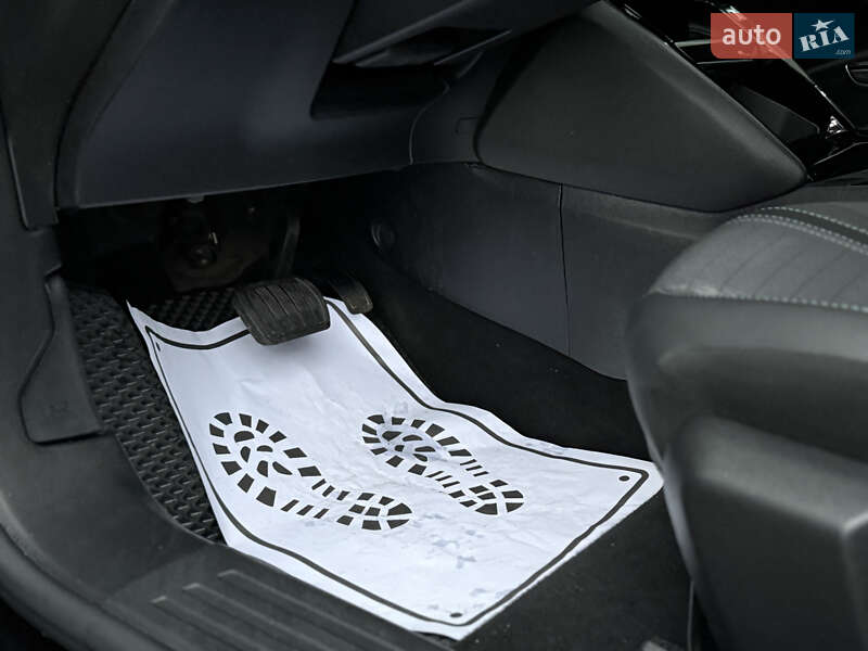 Внедорожник / Кроссовер Peugeot e-2008 2021 в Дрогобыче