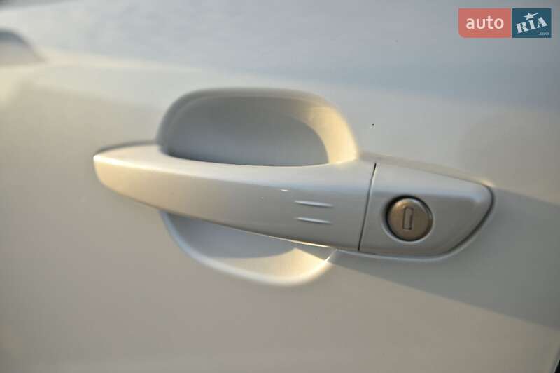 Внедорожник / Кроссовер Peugeot e-2008 2021 в Ровно