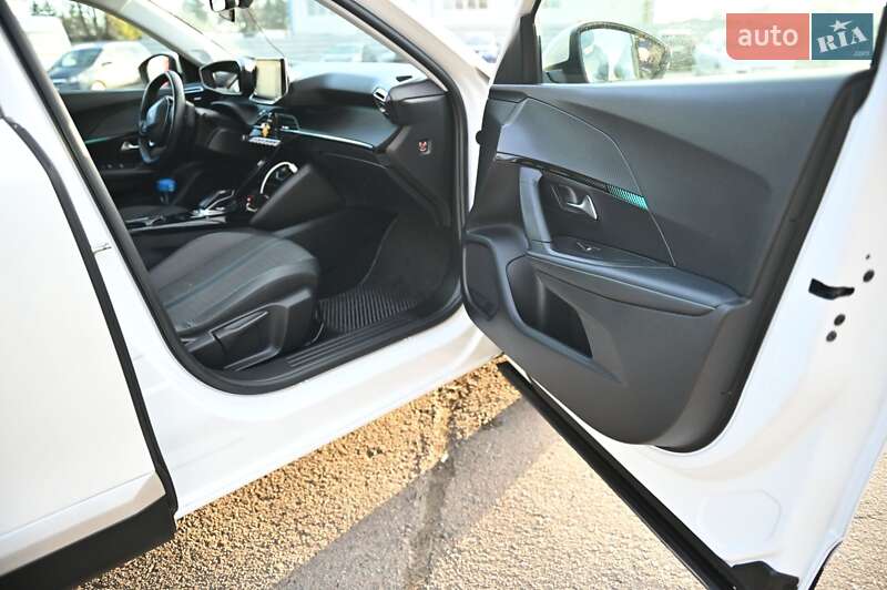 Внедорожник / Кроссовер Peugeot e-2008 2021 в Ровно