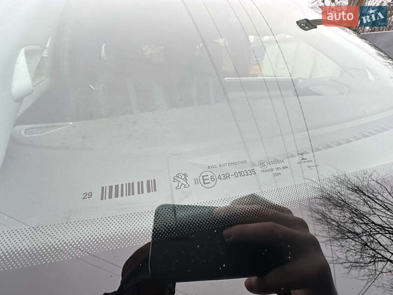 Внедорожник / Кроссовер Peugeot e-2008 2020 в Ровно фото 22 Внедорожник / Кроссовер Peugeot e-2008 2020 в Ровно