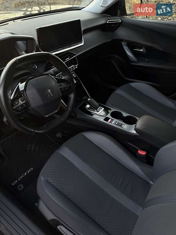 Позашляховик / Кросовер Peugeot e-2008 2020 в Львові