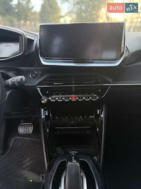 Позашляховик / Кросовер Peugeot e-2008 2020 в Львові