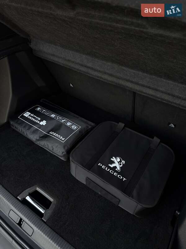 Позашляховик / Кросовер Peugeot e-2008 2020 в Львові