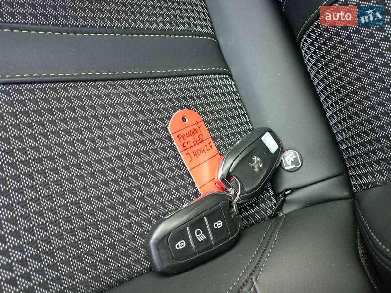 Внедорожник / Кроссовер Peugeot e-2008 2020 в Дубно