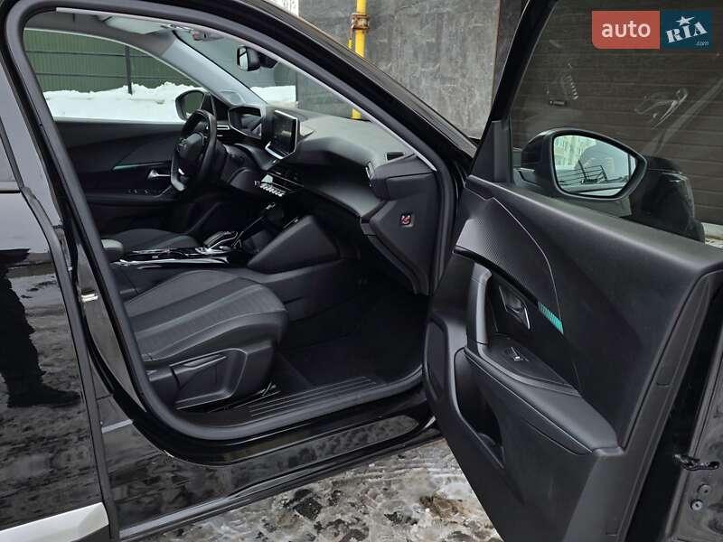 Внедорожник / Кроссовер Peugeot e-2008 2020 в Тернополе