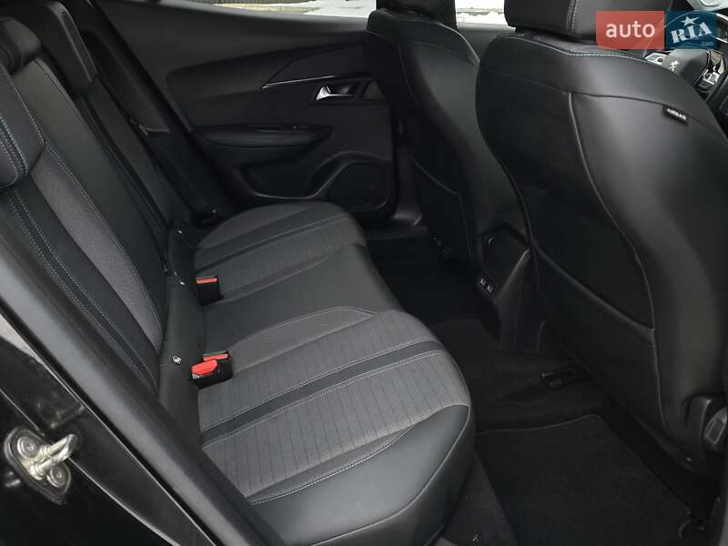 Внедорожник / Кроссовер Peugeot e-2008 2020 в Тернополе