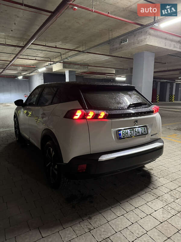 Внедорожник / Кроссовер Peugeot e-2008 2020 в Ивано-Франковске
