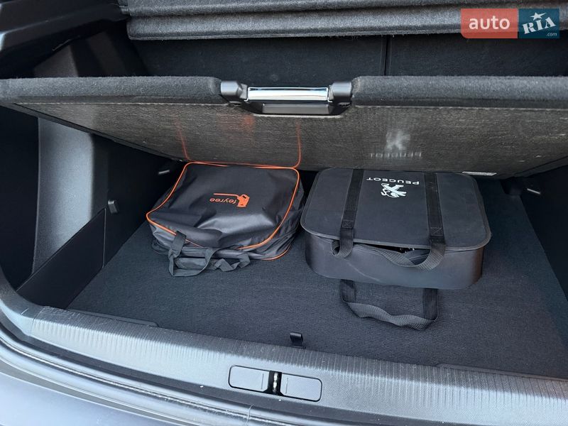 Внедорожник / Кроссовер Peugeot e-2008 2020 в Луцке