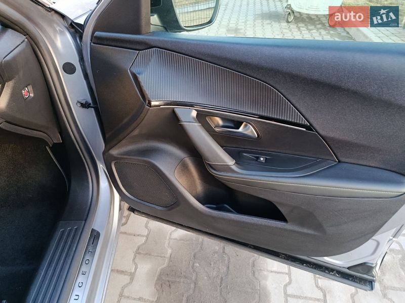 Внедорожник / Кроссовер Peugeot e-2008 2020 в Дубно