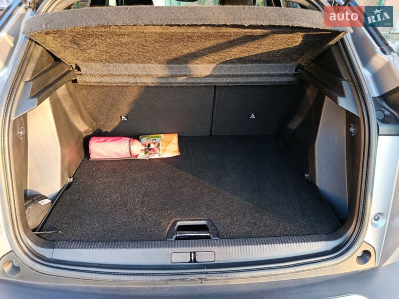 Внедорожник / Кроссовер Peugeot e-2008 2020 в Дубно