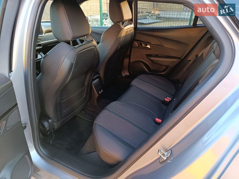 Внедорожник / Кроссовер Peugeot e-2008 2020 в Дубно