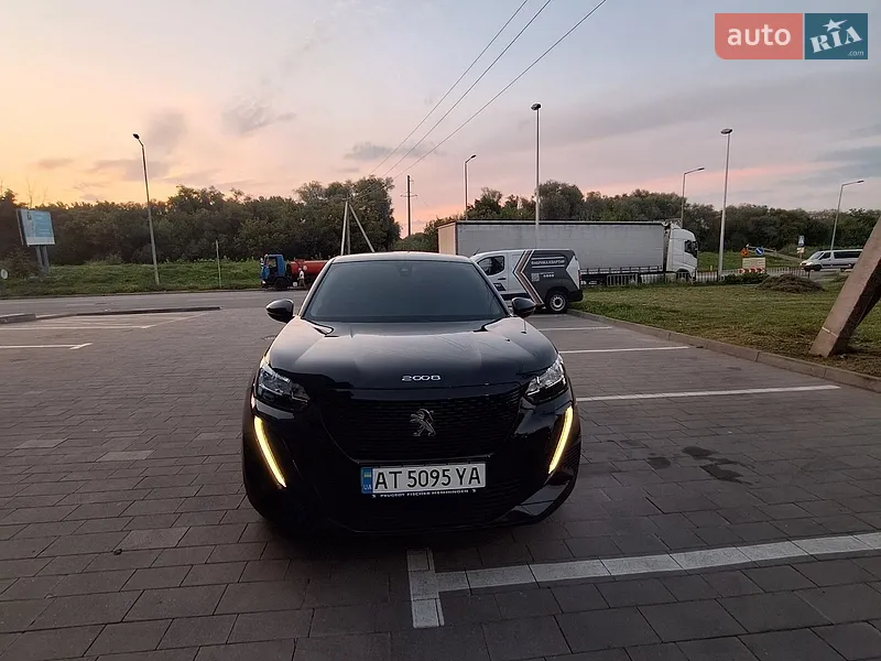 Peugeot e-2008