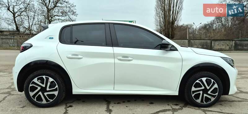 Хетчбек Peugeot e-208 2023 в Жовтих Водах