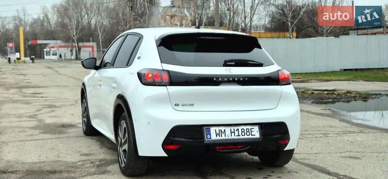 Хетчбек Peugeot e-208 2023 в Жовтих Водах