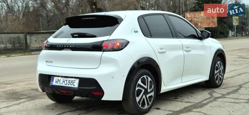 Хетчбек Peugeot e-208 2023 в Жовтих Водах