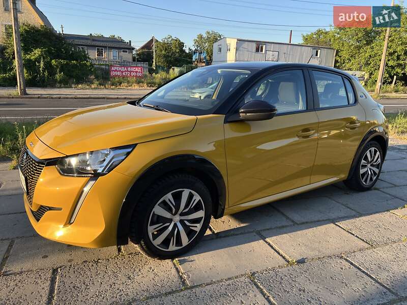 Хэтчбек Peugeot e-208 2021 в Киеве