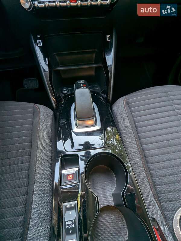 Хэтчбек Peugeot e-208 2021 в Немирове