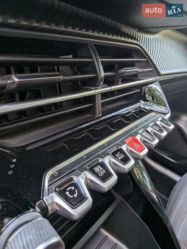 Хэтчбек Peugeot e-208 2021 в Немирове