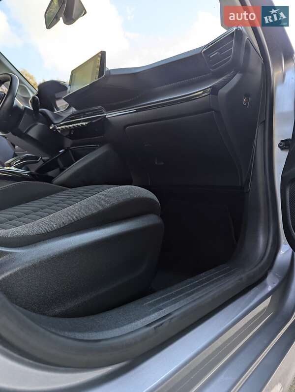 Хэтчбек Peugeot e-208 2021 в Немирове