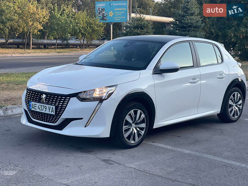 Peugeot e-208 2021
