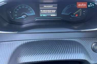 Хэтчбек Peugeot e-208 2022 в 