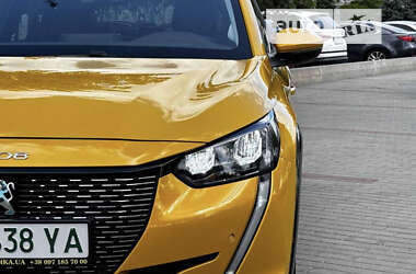 Хэтчбек Peugeot e-208 2020 в 