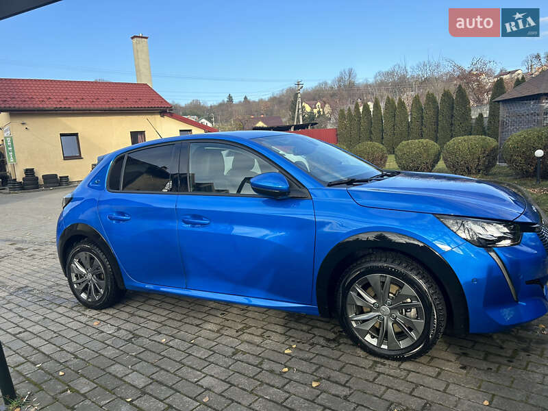 Хэтчбек Peugeot e-208 2021 в Львове
