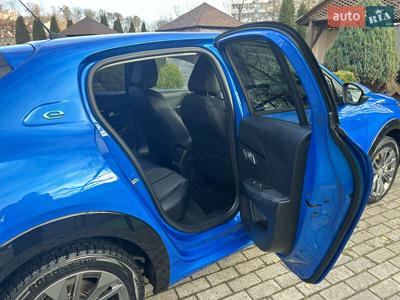 Хэтчбек Peugeot e-208 2021 в Львове