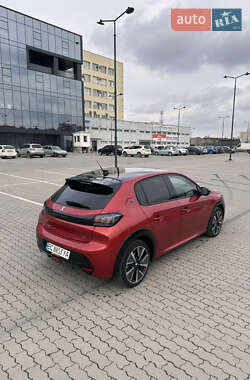 Хэтчбек Peugeot e-208 2022 в 
