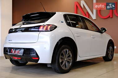 Хэтчбек Peugeot e-208 2021 в 