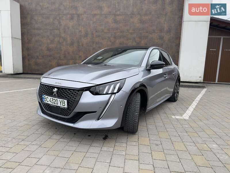 Peugeot e-208 2022