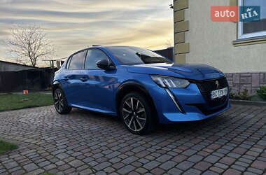 Хэтчбек Peugeot e-208 2022 в 