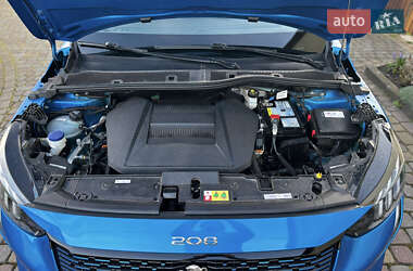 Хэтчбек Peugeot e-208 2022 в 