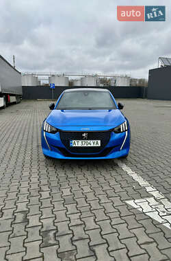 Хэтчбек Peugeot e-208 2021 в 