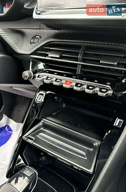 Хэтчбек Peugeot e-208 2021 в 
