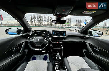 Хэтчбек Peugeot e-208 2021 в 