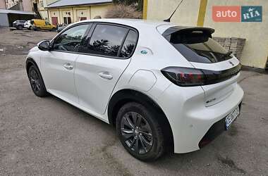 Хэтчбек Peugeot e-208 2021 в 