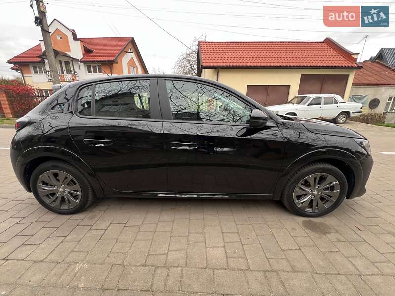 Хэтчбек Peugeot e-208 2021 в Львове